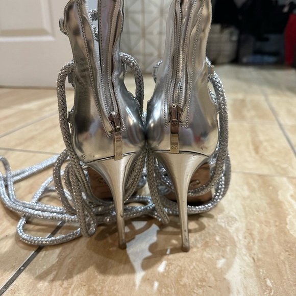 Monika Chiang - Picture 3 of 6